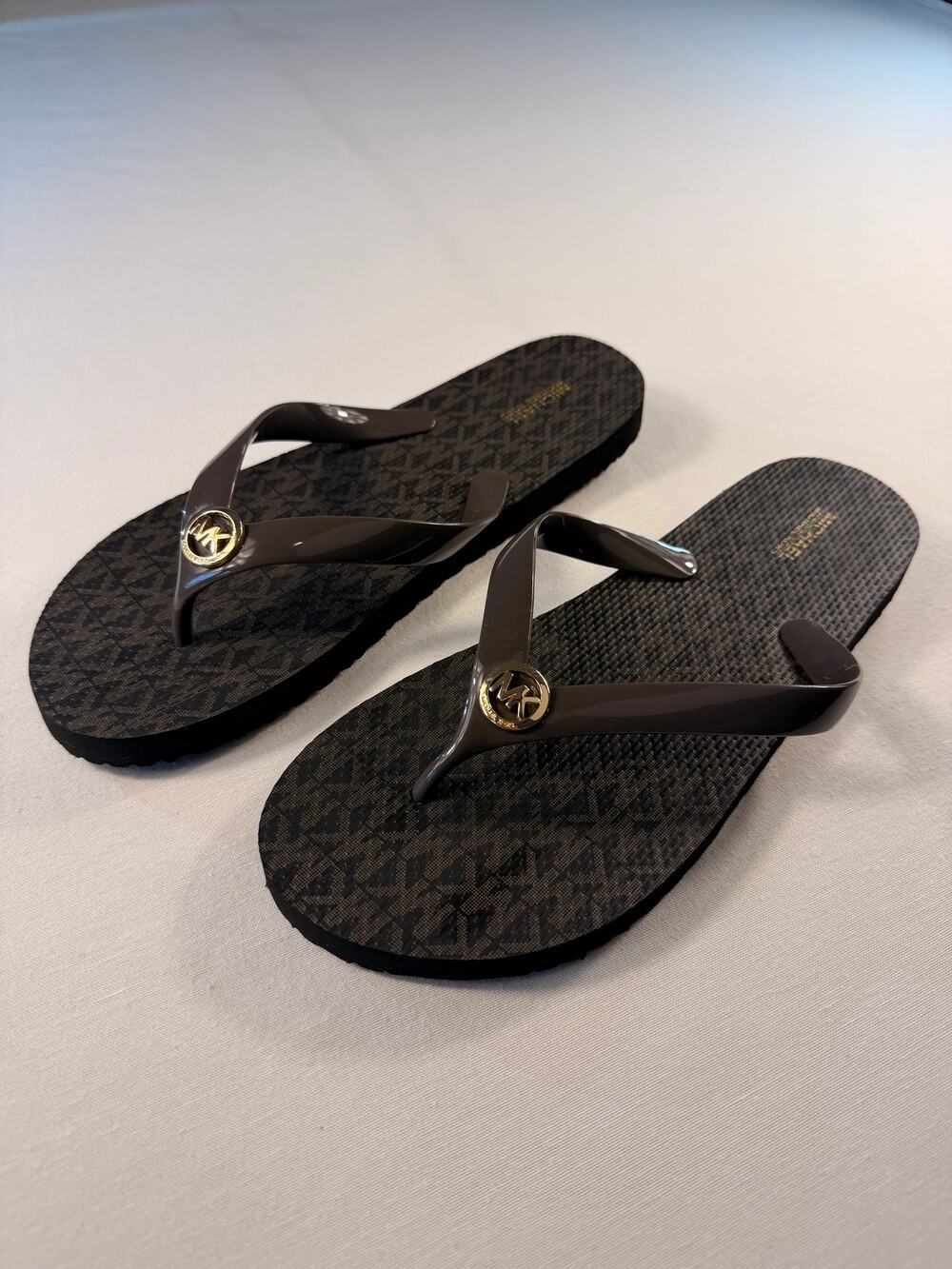 Michael Kors Women’s Logo Flip Flop Sandals Brown Size 10 NWOT